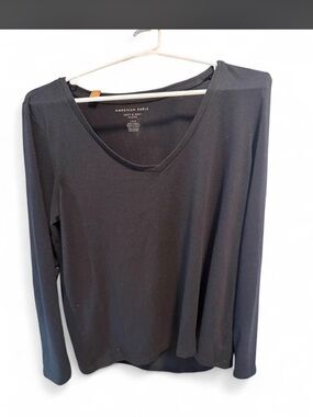 American Eagle Outfitters Black Long-Sleeve Scoop Neck Tee